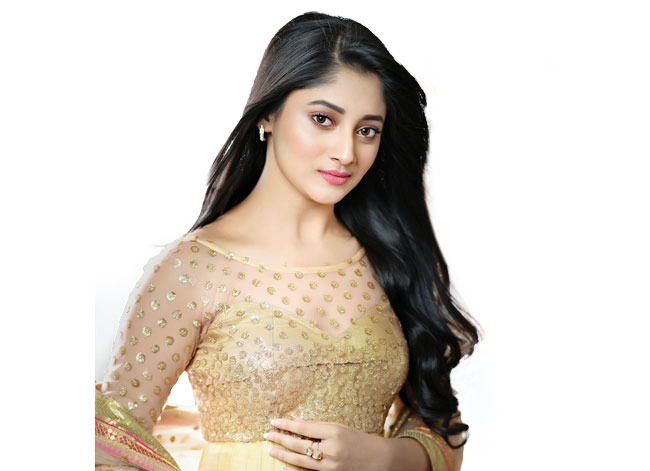 প্রেম কাজের ক্ষতিও করে: পূজা চেরি